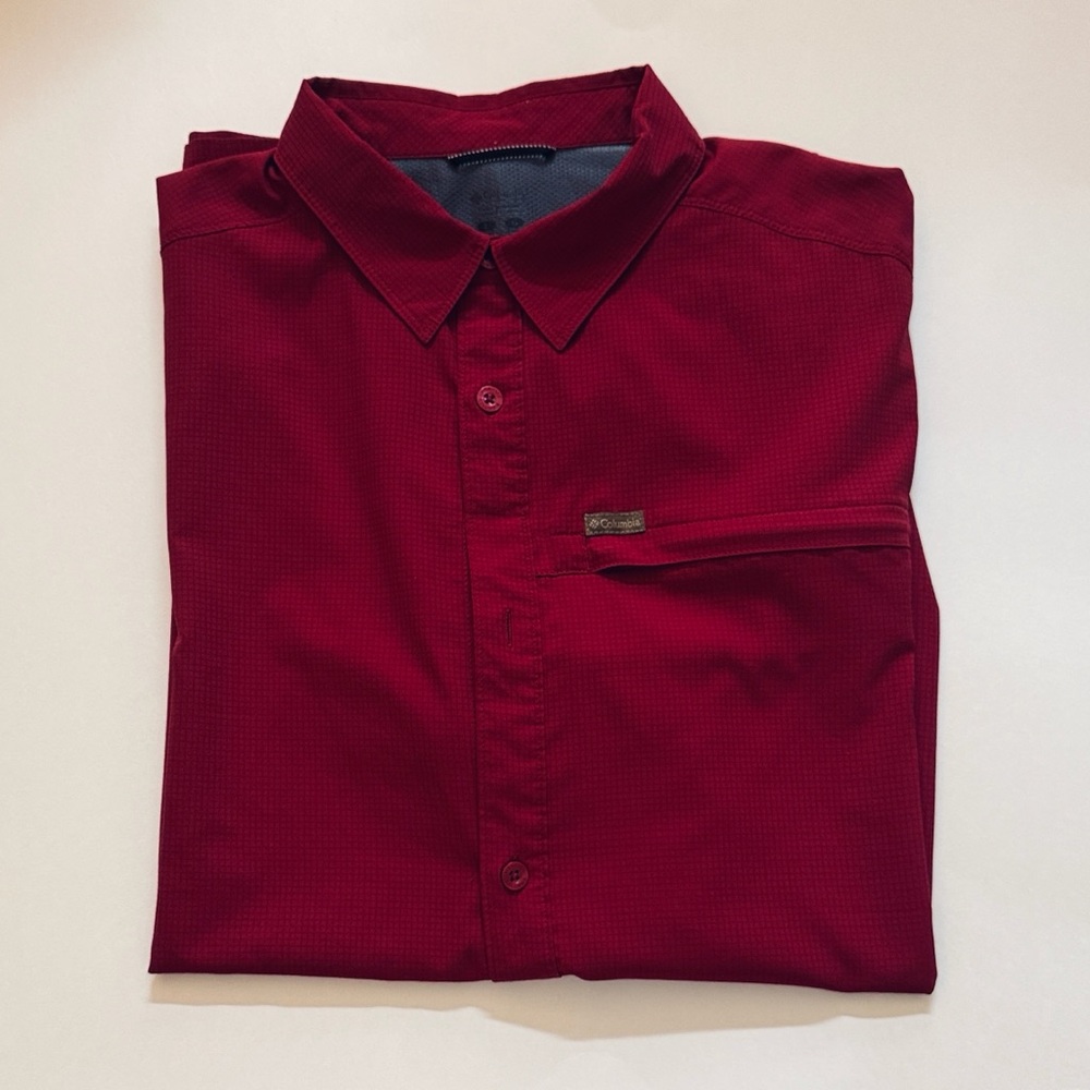 Columbia Short Sleeved shirt, Men’s Size Large.
